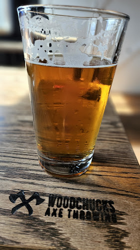 Opinii despre Woodchucks Axe Throwing în Saint John - Hospitality and gastronomy