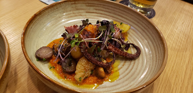 Southland Yard Bar and Table