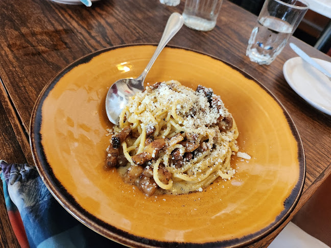 8 W Cordova St, Vancouver, BC V6B 1C9