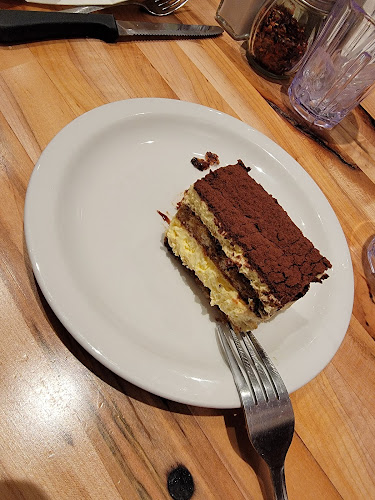 5785 Victoria Ave, Niagara Falls, ON L2G 3L6