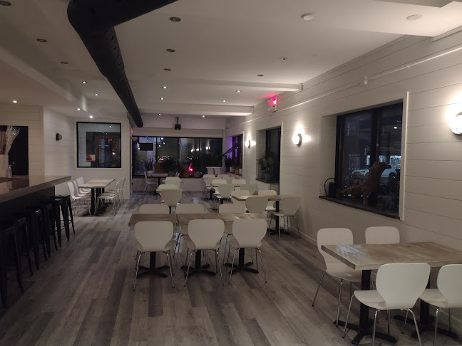 Riptide Beach Pub - Hospitality and gastronomy