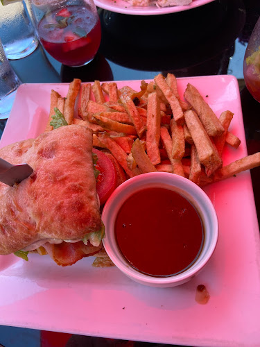 27133 Fraser Hwy, Aldergrove, BC V4W 3R2