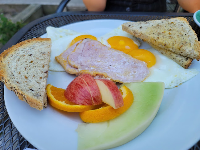 10 Regina St N, Waterloo, ON N2J 2Z7