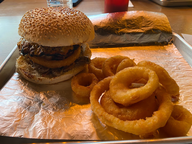 Woody Wood Burger - Richmond Hill
