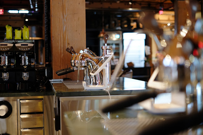 618 Confluence Way SE, Calgary, AB T2G 0G1