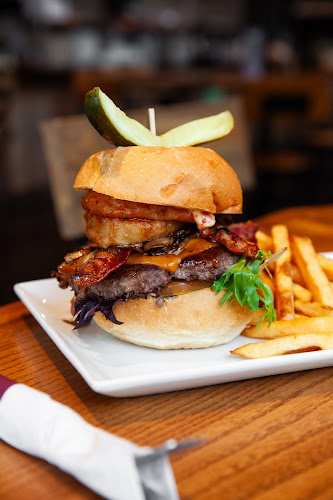 Comentarii opinii despre Angry Otter Tap and Forno