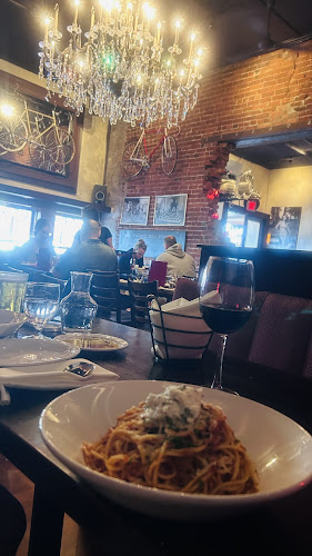 Fiamo Pizza & Wine Bar - Victoria