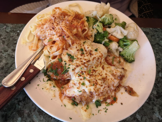 Peter's on Eglinton Restaurant - Hospitality and gastronomy