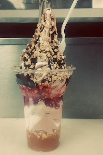 Comentarii opinii despre Mega Cone Creamery / Ice cream truck | Mobile Caterer : London, Ontario