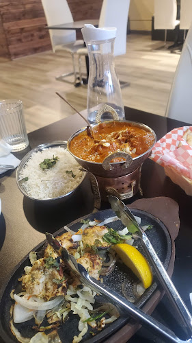 Royal Spice Indian & Hakka Chinese Restaurant - Hamilton