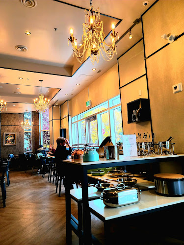 Hutch Cafe - Hospitality and gastronomy