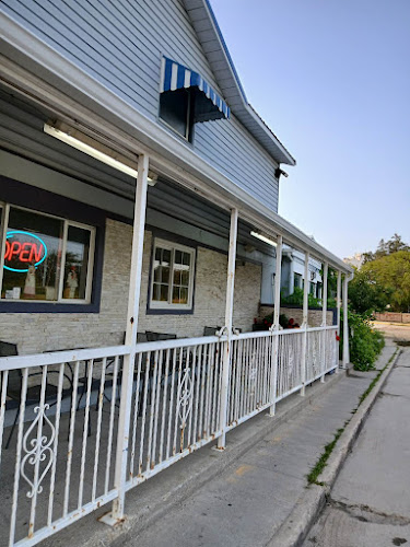 George's Burgers & Subs - Hospitality and gastronomy