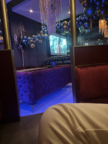 Living Room Hookah Lounge - Hospitality and gastronomy