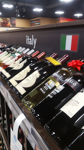 Opinii despre Sobeys Liquor Preston în Saskatoon - Hospitality and gastronomy