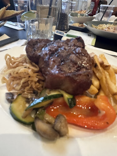 108 Courtneypark Dr E, Mississauga, ON L5T 2Y3