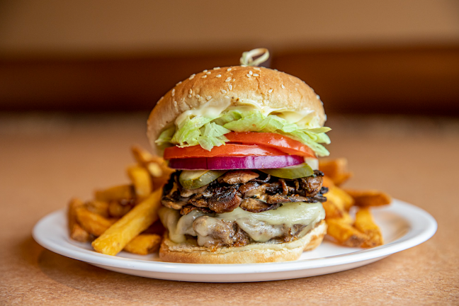 Opinii despre Humpty's Big Plate Diner - Lethbridge în Lethbridge - Hospitality and gastronomy