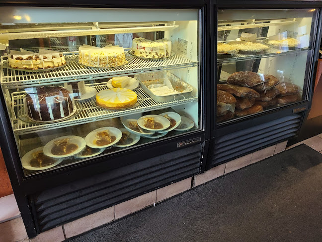 Opinii despre Fireside Deli & Family Restaurant în Kitchener - Hospitality and gastronomy