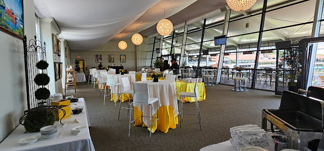 5824 2 St SW Suite 220, Calgary, AB T2H 0H2