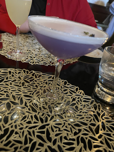 Q AT THE FAIRMONT EMPRESS - Hospitality and gastronomy