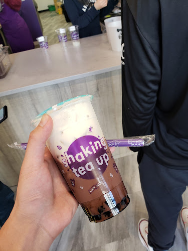 1180 Sunset Dr #102, Kelowna, BC V1Y 9W6