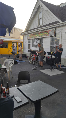 Deen's Caribbean Restaurant - Hospitality and gastronomy