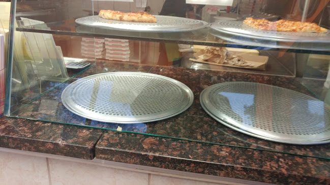 Gino's Famous Pizza - Pickering