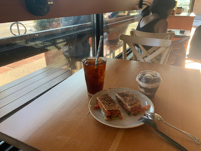 Opinii despre Crema Cafe Bar în West Vancouver - Hospitality and gastronomy