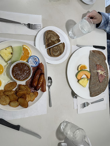 366 N Front St, Belleville, ON K8P 3C7