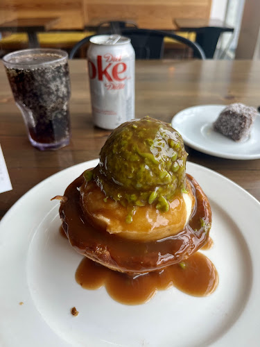 Peaked Pies Burnaby Heights - Hospitality and gastronomy