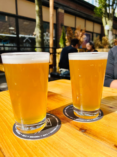 Opinii despre Queen St. Warehouse în Toronto - Hospitality and gastronomy