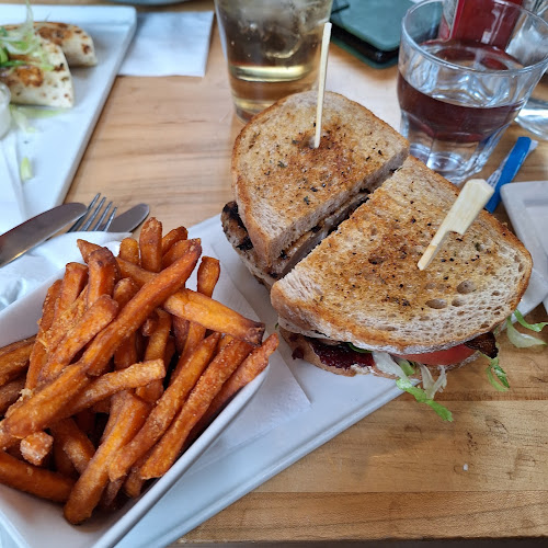 Opinii despre The Stone Lion în Toronto - Hospitality and gastronomy