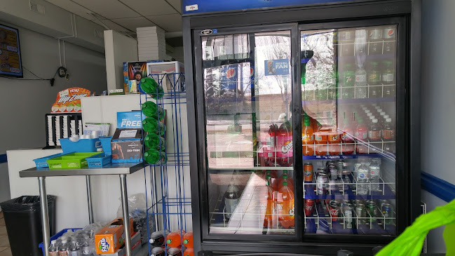 Mona's Pizza - Edmonton