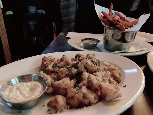 Browns Socialhouse Kitsilano - Hospitality and gastronomy