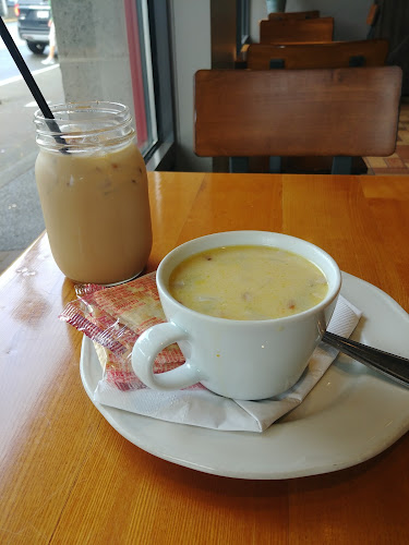 Opinii despre Cafe Beehive în Campbell River - Hospitality and gastronomy