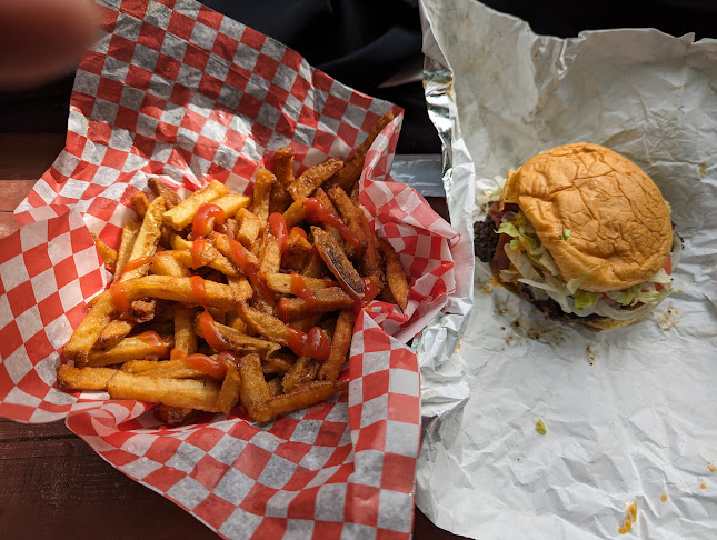 Johnny & Mae's Food Truck - St. John's