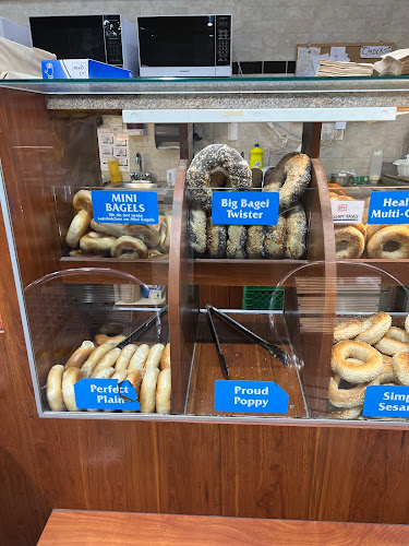 235 Lakeshore Rd E, Mississauga, ON L5G 1G8