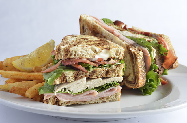 2142 McPhillips St, Winnipeg, MB R2V 3C8