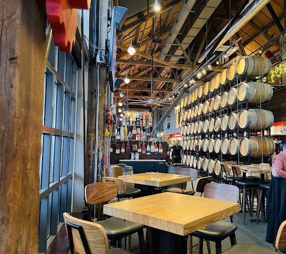 8 Lonsdale Ave, North Vancouver, BC V7L 0B2