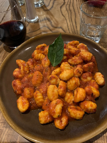 La Cucina Pizzeria Kitchener - Hospitality and gastronomy