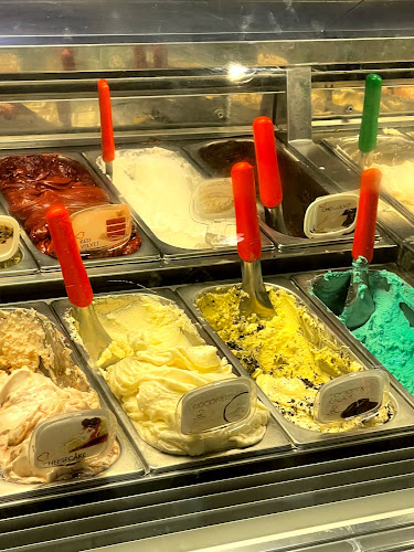 Opinii despre Crepe Delicious Toronto Eaton Centre în Toronto - Hospitality and gastronomy