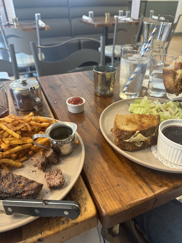 Comentarii opinii despre Seasoned Restaurant