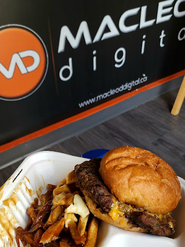 Opinii despre Tori’s Food Truck în North Bay - Hospitality and gastronomy