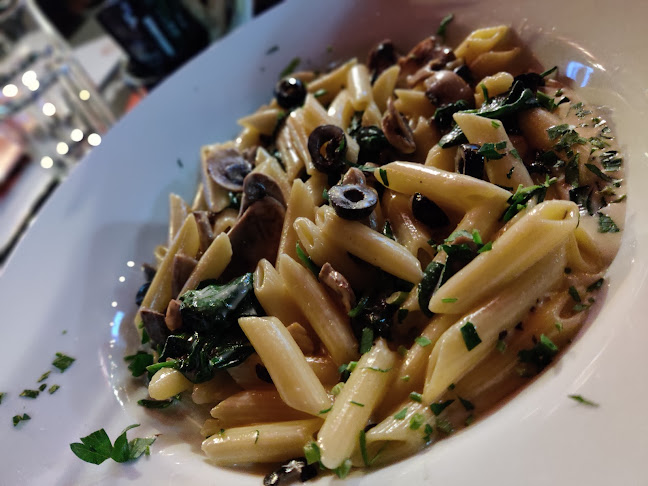 Cafe Diplomatico Restaurant & Pizzeria - Toronto