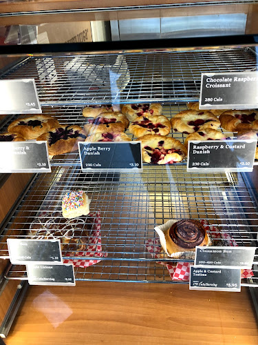 370 Bloor St W, Toronto, ON M5S 1X2