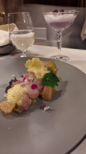 845 Hornby St, Vancouver, BC V6Z 1V1