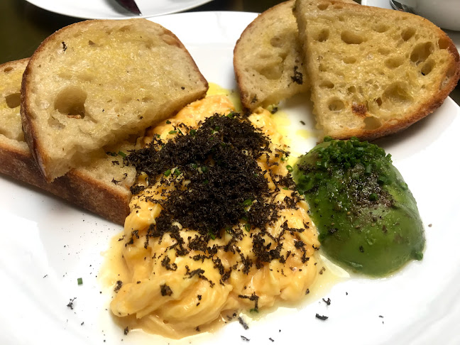 Comentarii opinii despre RH Courtyard Restaurant at RH Toronto