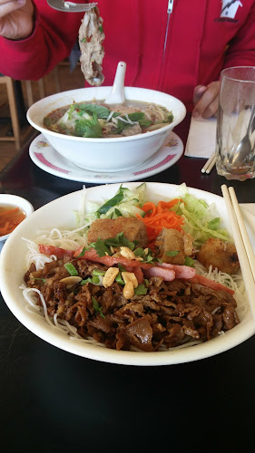 524 Admirals Rd, Victoria, BC V9A 2N5