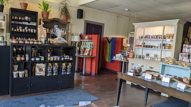 MeMe's Cafe and Food Shop - Hospitality and gastronomy