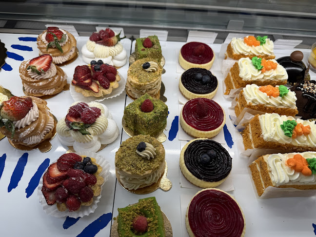 Bom Dia Café & Bakery - Queen - Hospitality and gastronomy