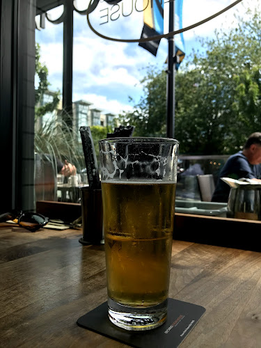 Comentarii opinii despre Browns Socialhouse Lower Lonsdale